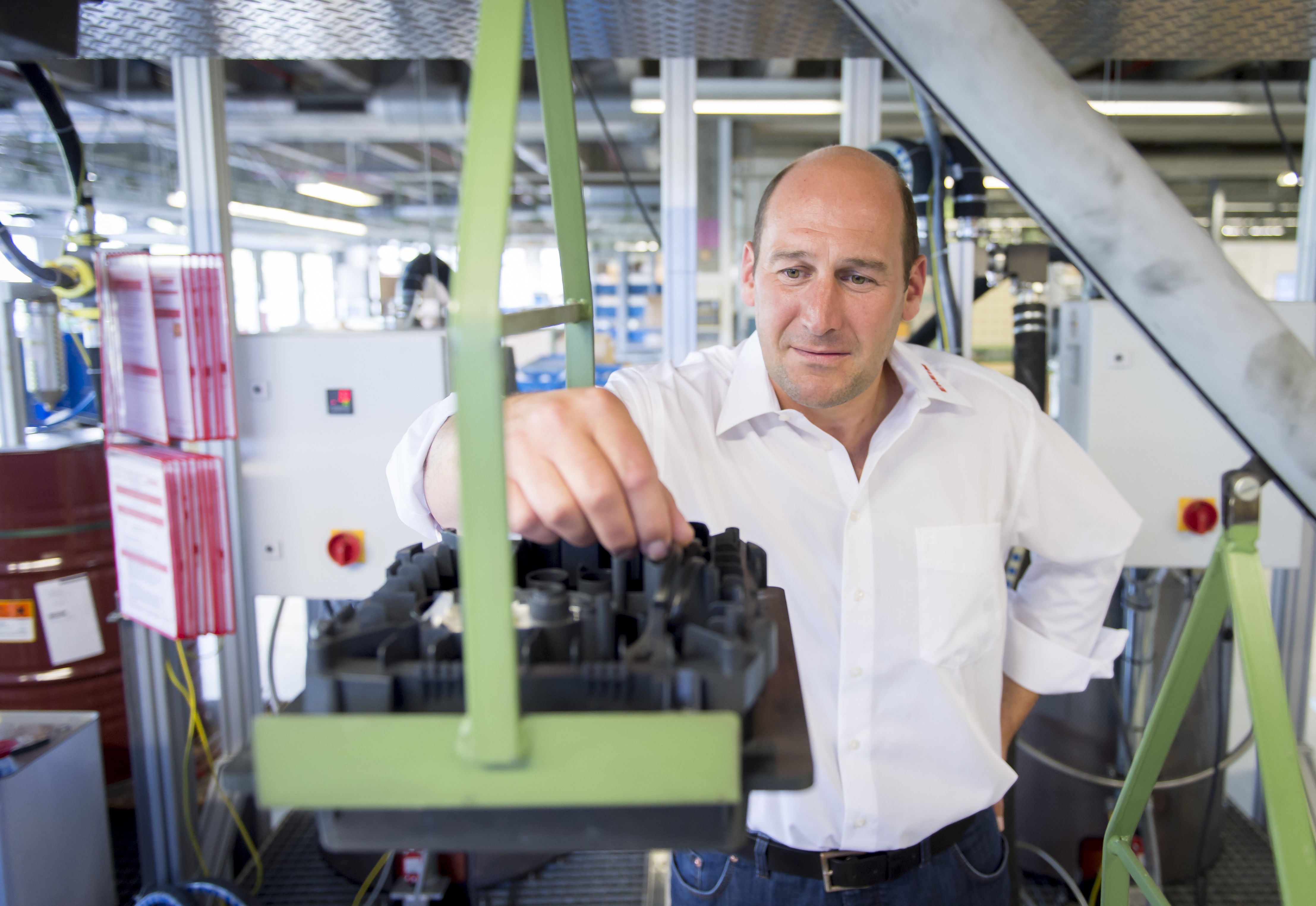 Die Produktion der Filter hat Thomas Hermann im Blick. Er leitet die Arbeitsvorbereitung.